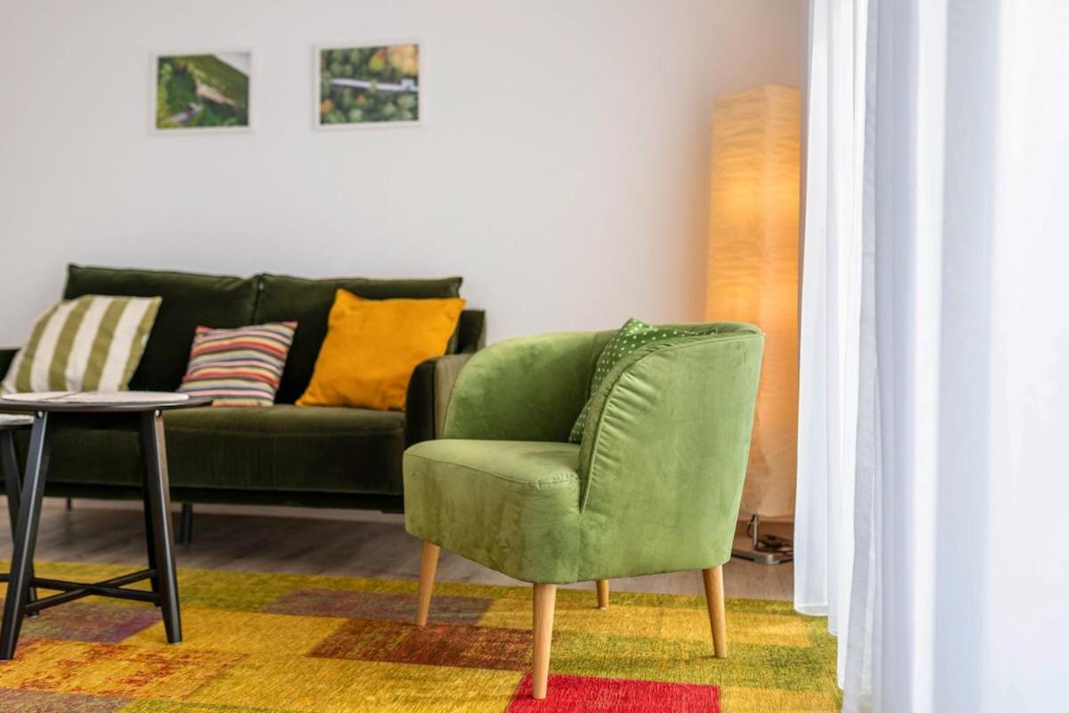 Ferienwohnung am Enzufer mit Balkon in Bad Wildbad im Schwarzwald Exterior foto